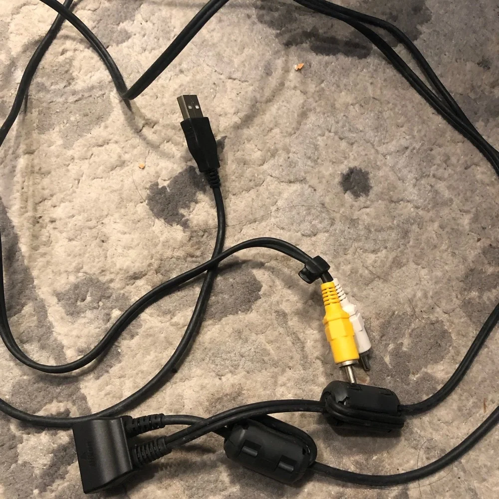 Genuine Nikon USB RCA AV Audio Cable ZCAT2035-0930 White and Yellow RCA
